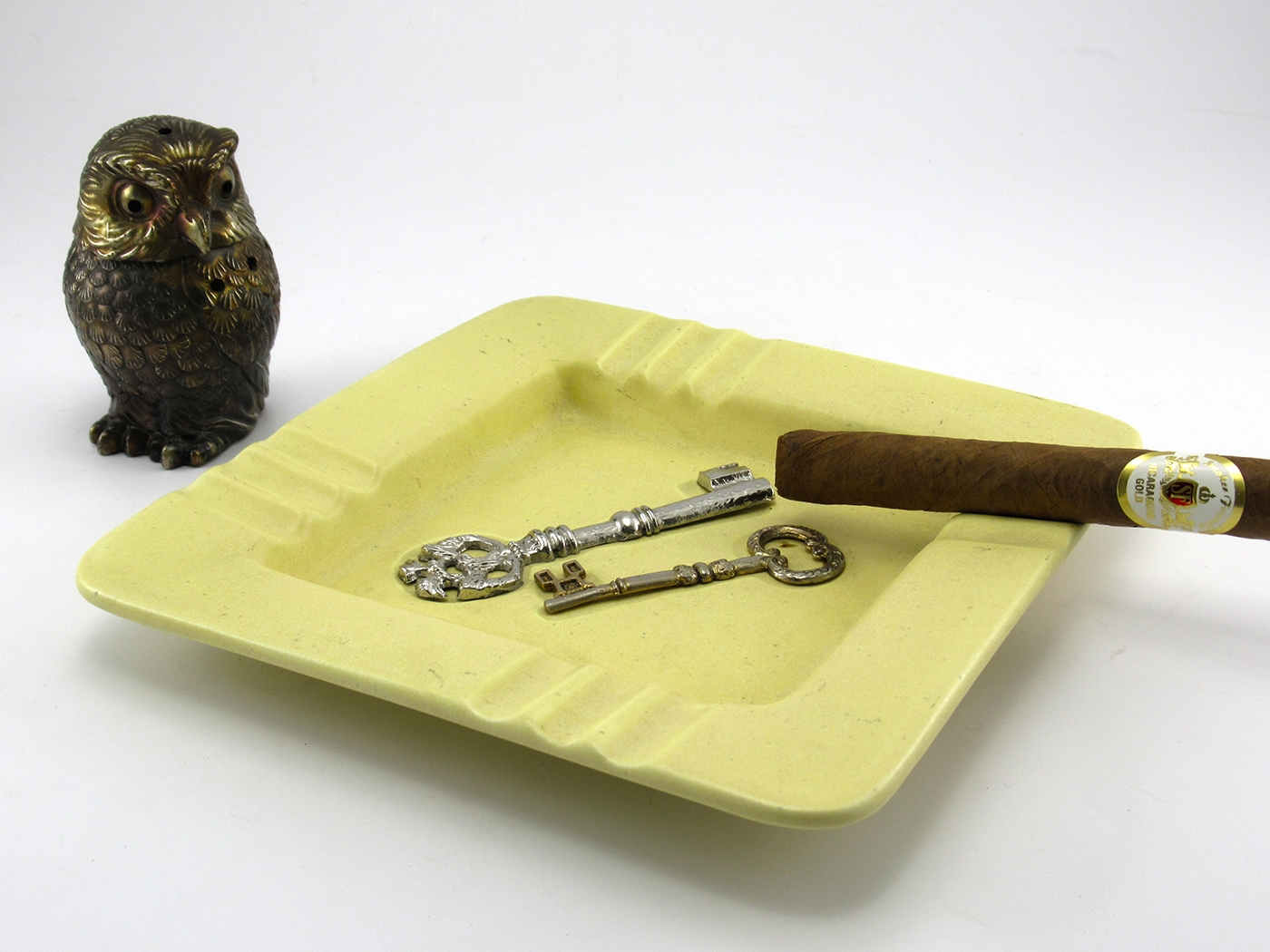 Vintage Ashtrays Huge Selection of Quality Choices at Big Ashtray