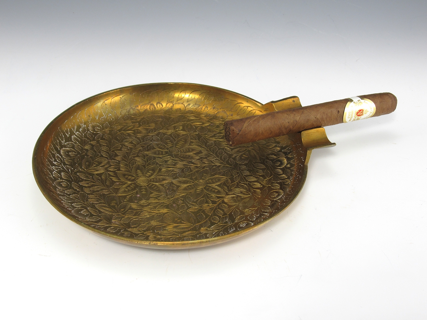 Large Cigar Ashtray Brass Engraved Decor HandMade India Big Ashtray