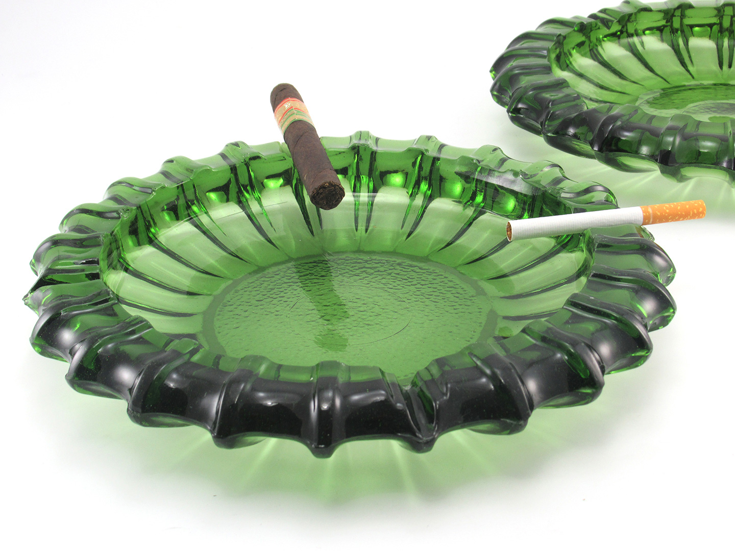 Patio Ashtray Set in Garden Green Weigh 4 lbs Each Big Ashtray